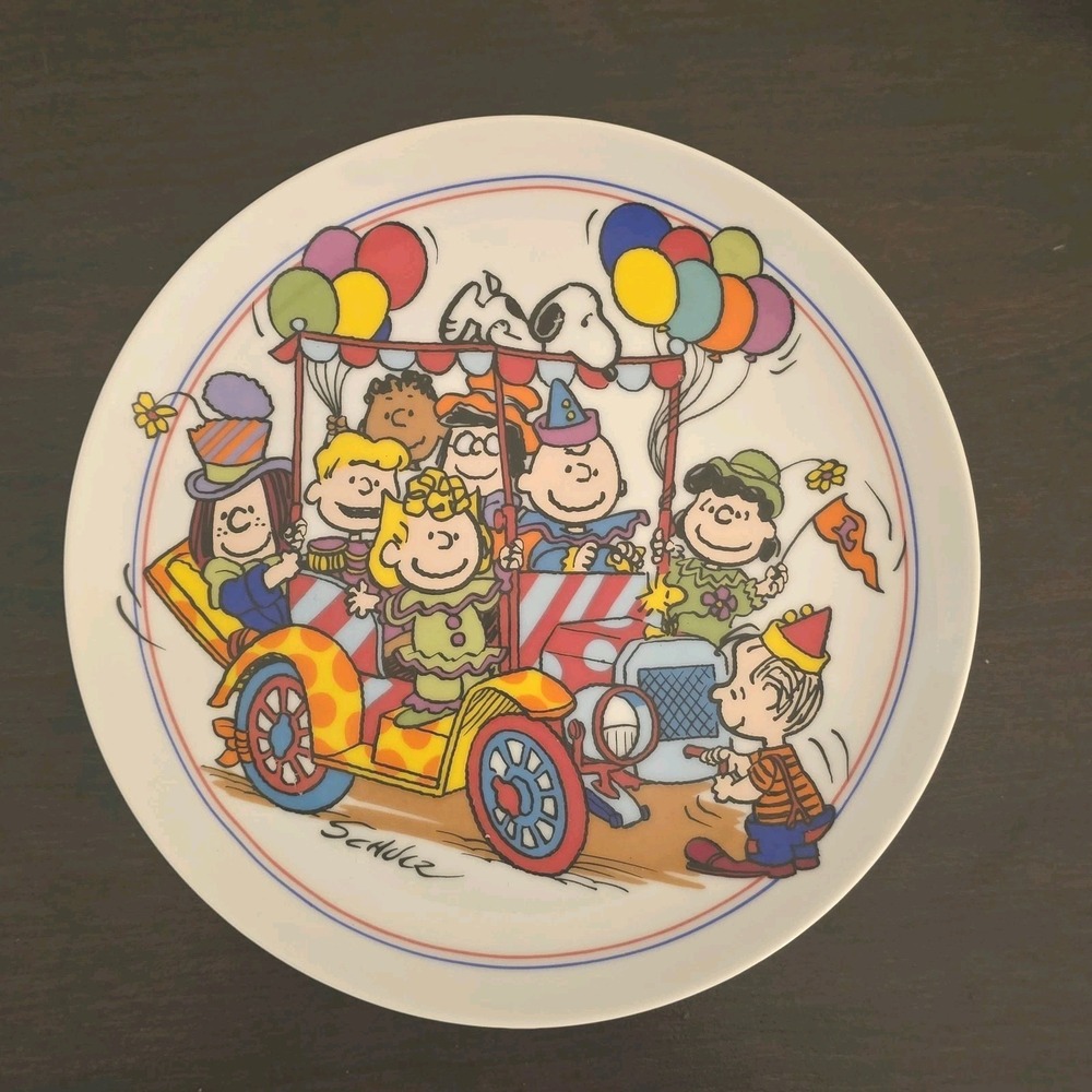 Vintage 1985 PEANUTS CLOWN CAPERS Annual COLLECTOR'S PLATE 1980's  Snoopy